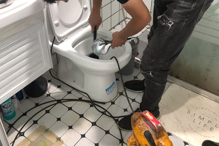 郎溪马桶堵塞自己疏通还是找师傅?专业上门服务让你省时更省心